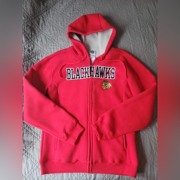 Chicago Blackhawks Warm Winter Sweater (Men’s Medium) - Picture 2 of 2